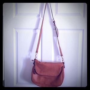 MODA LUXE

Brooks Crossbody Bag